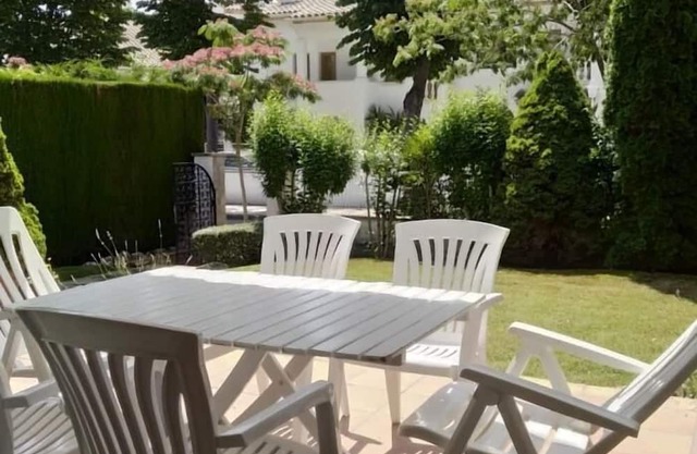 HOUSE FOR 8 PEOPLE 5 MINUTES FROM THE BEACH