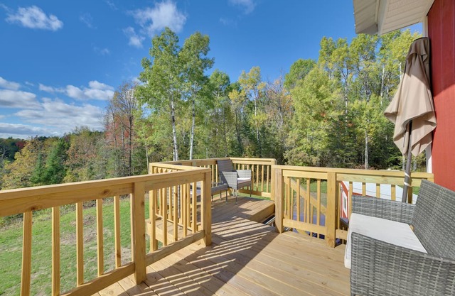 Hunt, Hike & Fish! Remote UP Cabin on Chubb Creek