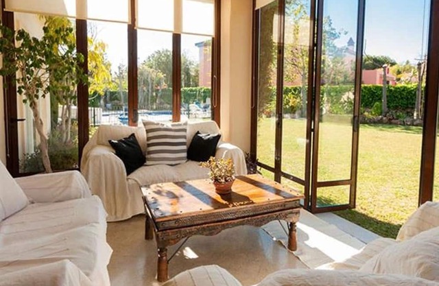 Villa 'Casa Magna' with Private Pool, Wi-Fi and Air Conditioning