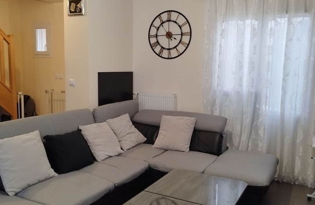 Comfortable room with private bathroom near Orly airport and Paris