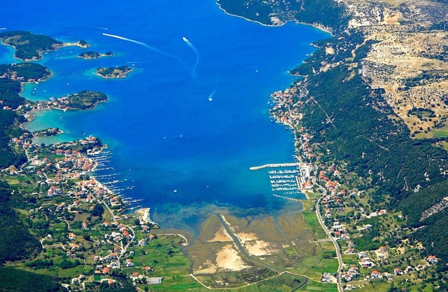 Apartments Xena (11088-A1) - Supetarska Draga - island Rab