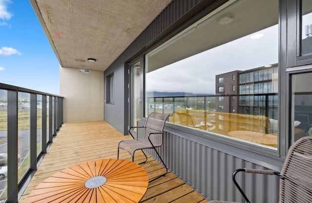 Selfoss Secret: Free parking - King bed - Netflix