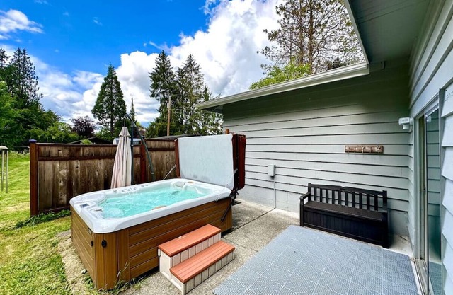 7Bed | Fall City Modern Retreat | Pool | Hot Tub