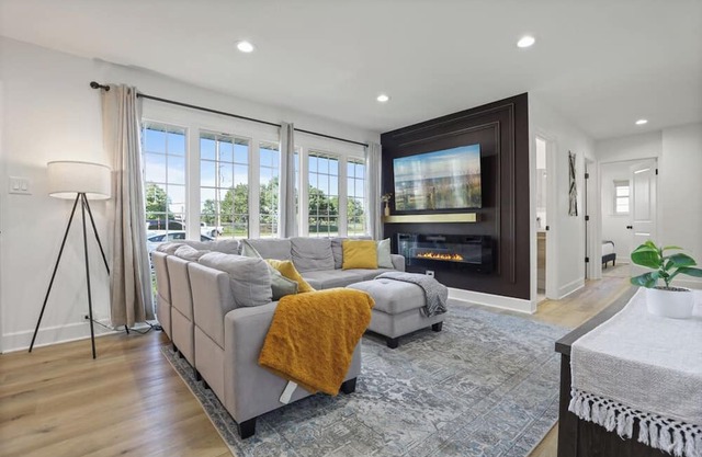 Suburban 4bed2bath Oasis- freshly updated