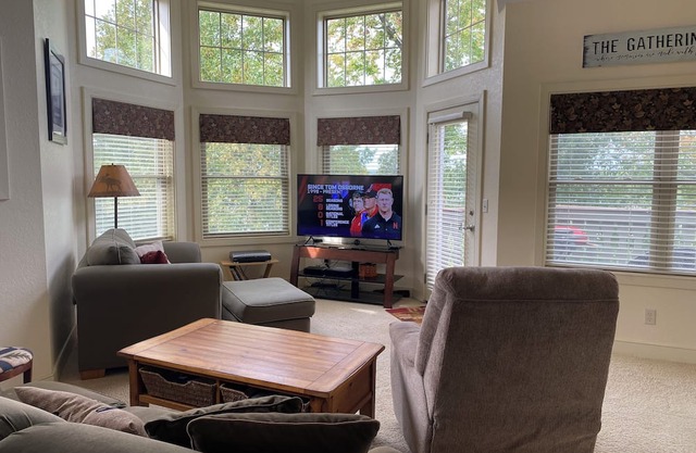 Beautiful Condo on Tagalong Golf Course and Red Cedar Lake, Birchwood WI