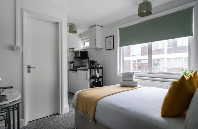 Affordable En-Suite Studio Rooms in London, N14 3B
