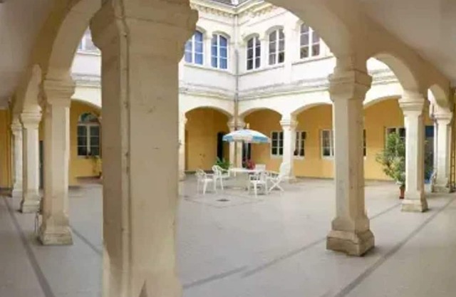 Homerez - Apartment in Roucy with garden