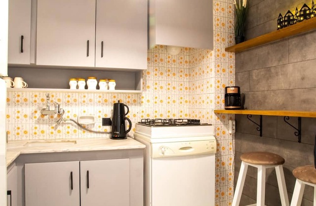Gorgeous Flat with Balcony in Izmir Konak