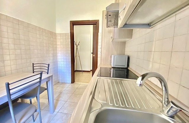 Alongside the Navigli, Modern with Metro within walking distance