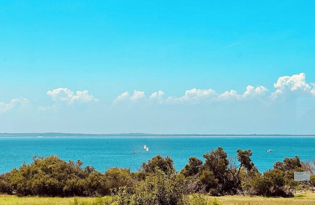 Waterfront! "The Nest'" boasts beautiful water views over Western Port Bay.