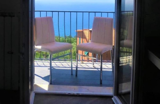 Apartment 'Creuza' with Sea View, Wi-Fi and Air Conditioning