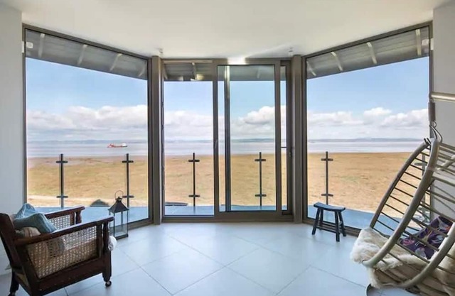 Captivating 7-Bed House in Bristol