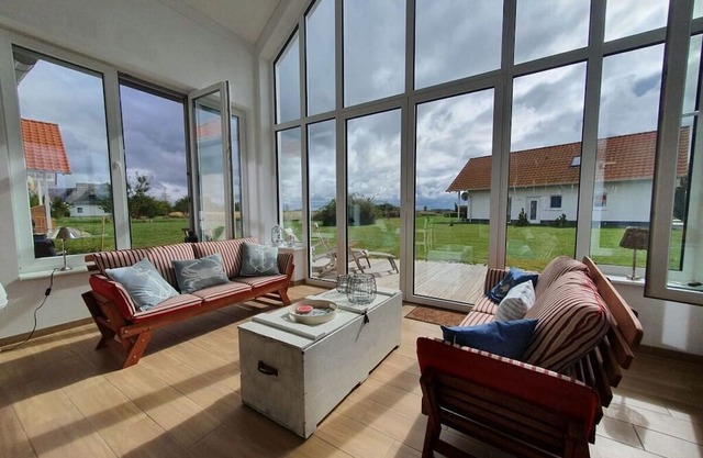 "Sparrow's Nest" Modern retreat