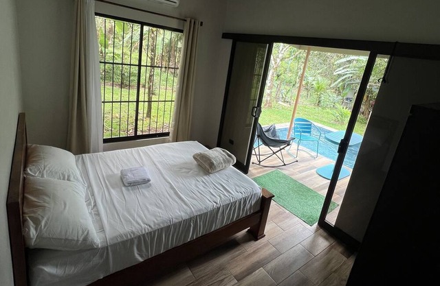 EcoSky "Tranquil Retreat Near La Fortuna: Private Pool, Lake Access, and More!"