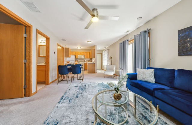 Navy Blues 2BR/2bath quintessential , private condo.