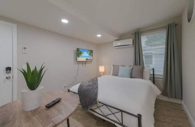 Comfy studio in Central Orlando