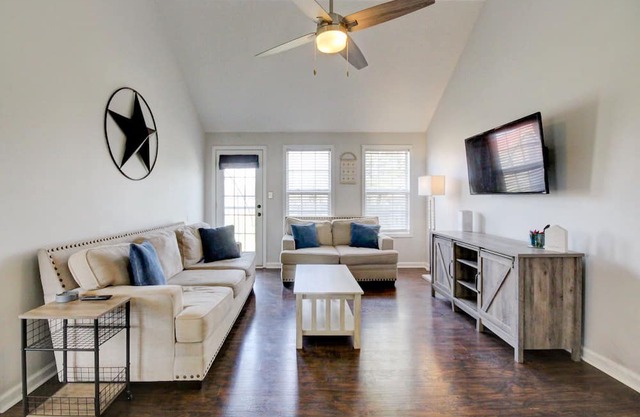 Centrally Located Clarksville Gem