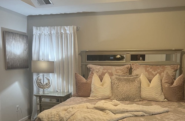 A Spacious Cozy & Chic Home Away From Home