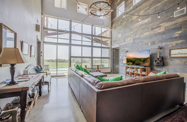 Big Red Barn Retreat | Pool | BBQ | Sleeps 18