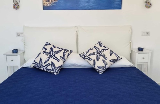 Few meters away from the famous Piazzetta di Capri. Fully equipped and restyled