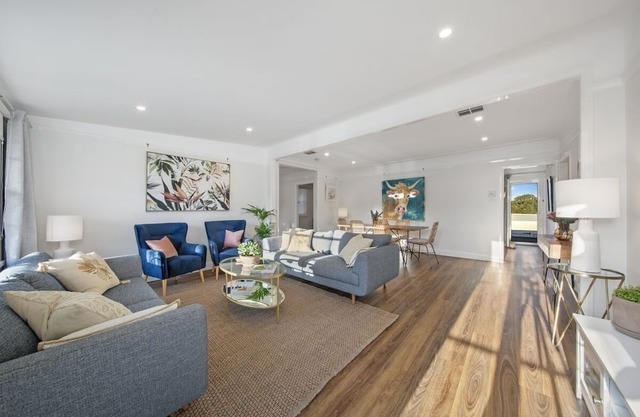 Charming Three Bedroom Cottage Close To Wineries & Concerts