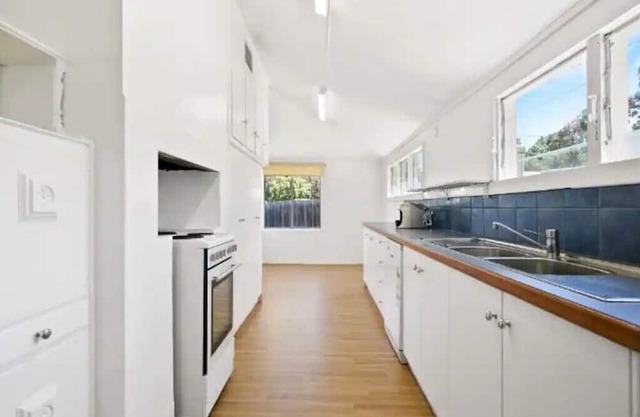 Entire home in Cannons Creek, Australia