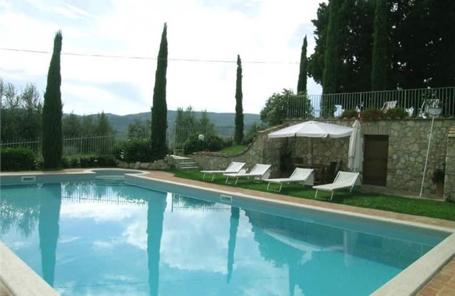 Villa Chiusi - Four Bedroom Villa, Sleeps 8