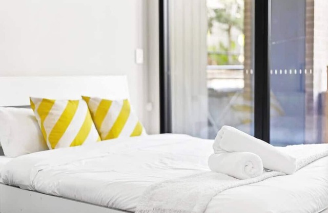 Modern 2B2B APT@Glebe