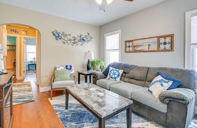 Cozy Wausau Home w/ Fireplace & Hot Tub Access