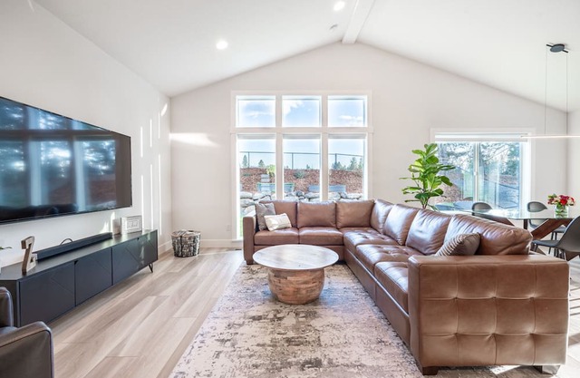 Beautiful Spacious Modern Home