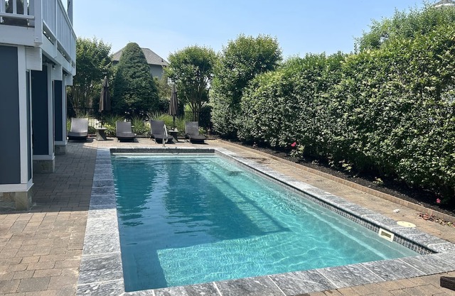 Loveladies, LBI Bayside sunsets, minutes from the beach, with a pool & 3 decks!