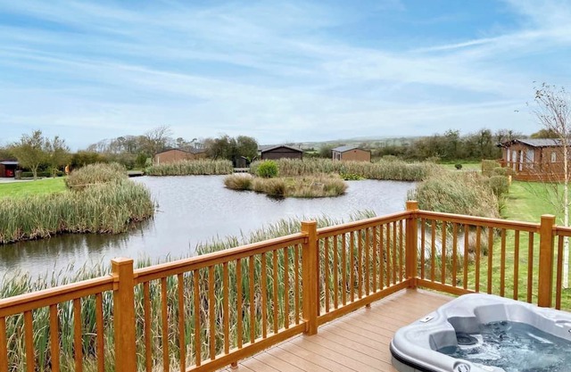 2 bedroom accommodation in Llanon