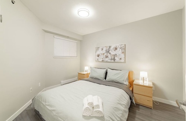 2 Bedroom 2 Bathroom Condo Walkable to Granville Island near Vancouver Hospital