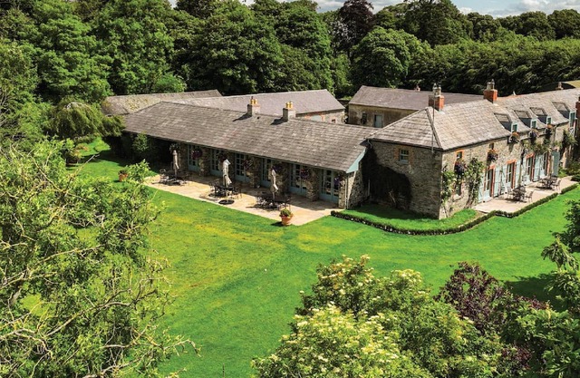 Luxury Country Estate & Farm Group Stay – Sleeps 14-16 in Ireland’s Ancient East
