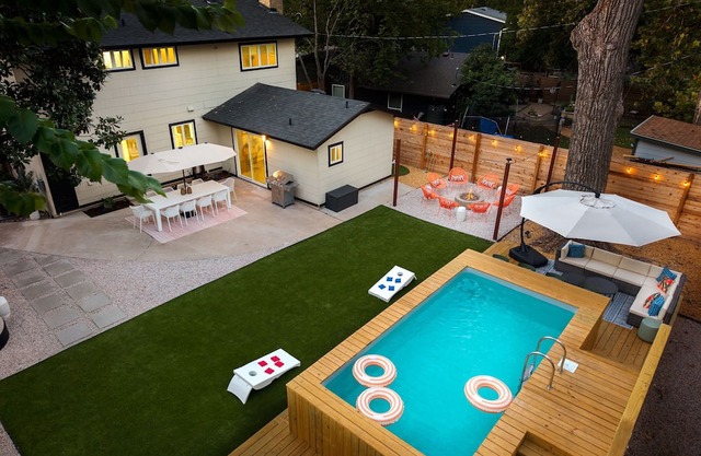 Heated Pool, Hot Tub, Movie Theater, Mini Golf - Sunset Social