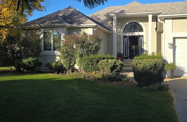 Spacious 5-bedroom house in enjoyable Itasca, 0.9 miles for MEDINAH COUNTRY CLUB