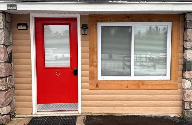 Ocqueoc Delux Double Cabin Pet-Friendly in Ocqueoc, MI