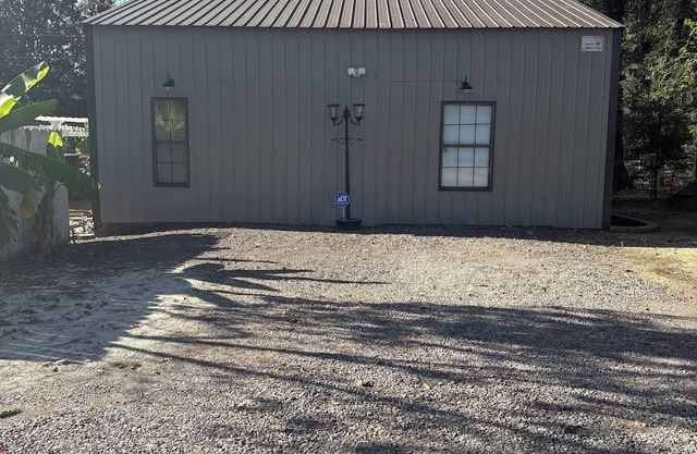 Charming 1-bedroom cottage in lovely Searcy with AC