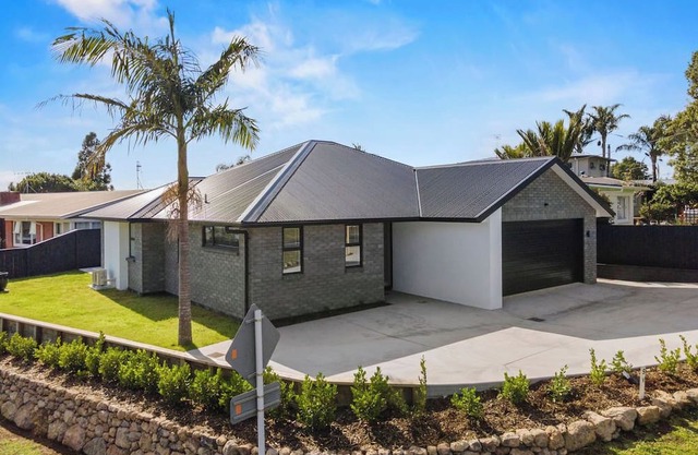 Brand new, modern. Entire home. 3 bedroom 2 bathroom.