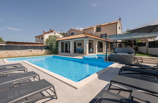 Villa Manu (100251-K1) - Mihelici