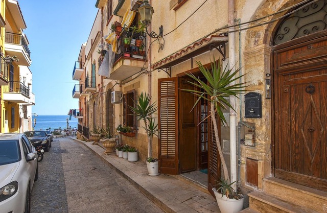 3 bedroom stunning home in Trappeto