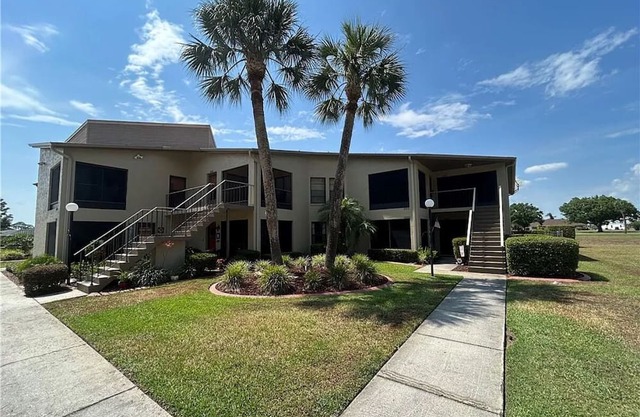 2/2 CONDO IN POPULAR GOLF VILLAGE AT SUN 'N LAKE! Overlooks golf course & pool!