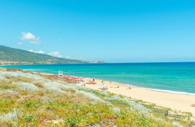 Lovely apartment for 4 people with A/C, WIFI, pool, TV and patio