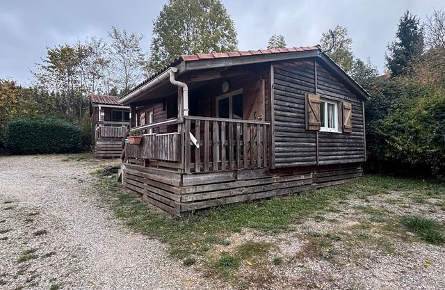 Chalet 'Montana 5 4 Pers' with Mountain View, Shared Pool and Wi-Fi