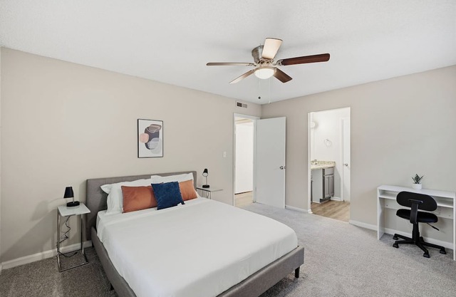 Crest at East Cobb 1828D Comfort 2Bd 1.5Bt