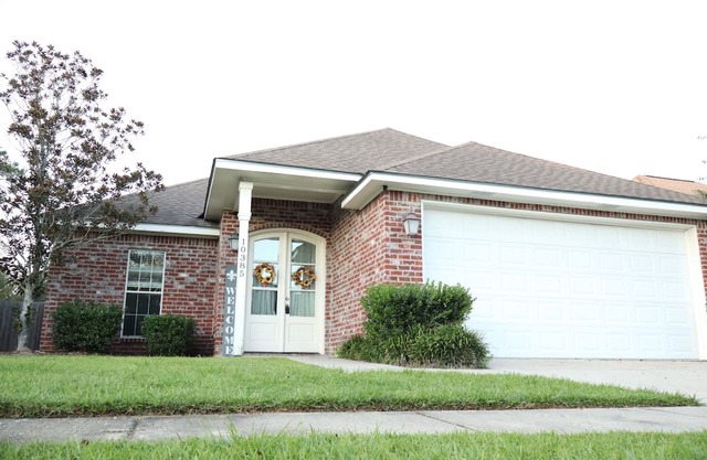 Spacious Denham Springs Getaway – Near Shopping, Dining & LSU!