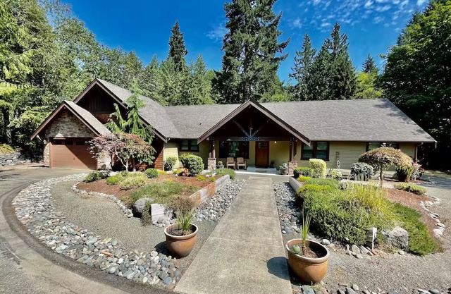 Gated Estate Property Spacious 5-Bedroom Pet-friendly House