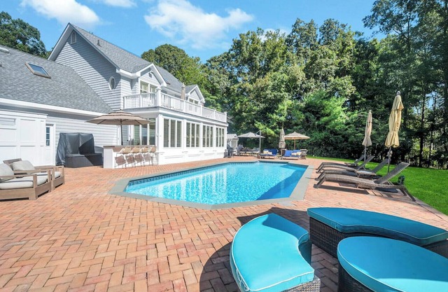 Classic Southampton Home, Private Heated Pool, Outdoor Shower, Perfect for.