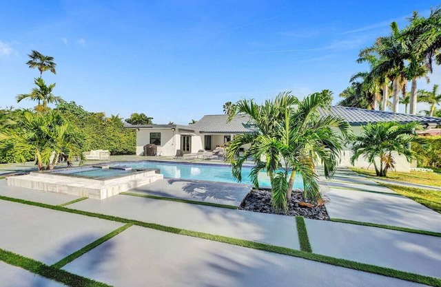 Modern 6BR Oasis w/Pool, BBQ & Games for All Ages