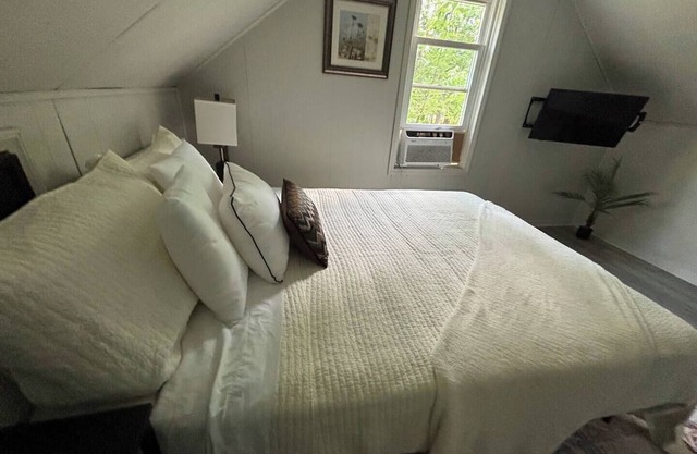 Great little house in Woodmere/Beachwood, Orange